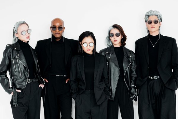 Guía para crear un armario cápsula versátil: consejos para combinar pocas prendas en múltiples looks